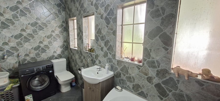 3 Bedroom Property for Sale in Wentworth Park Gauteng