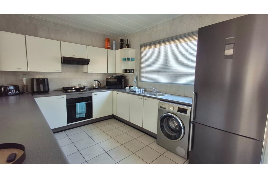 3 Bedroom Property for Sale in South Crest Gauteng