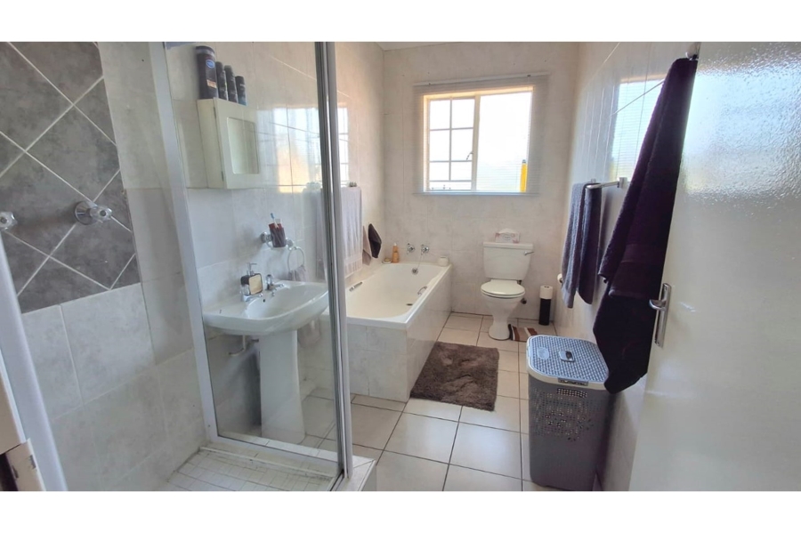 3 Bedroom Property for Sale in South Crest Gauteng