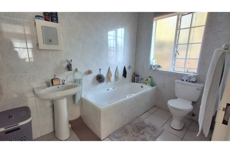 3 Bedroom Property for Sale in South Crest Gauteng