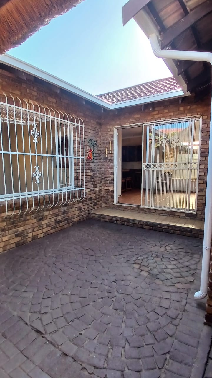 3 Bedroom Property for Sale in Randpoort Gauteng
