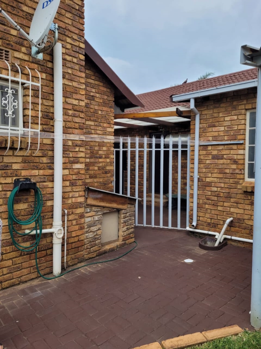 3 Bedroom Property for Sale in Randpoort Gauteng