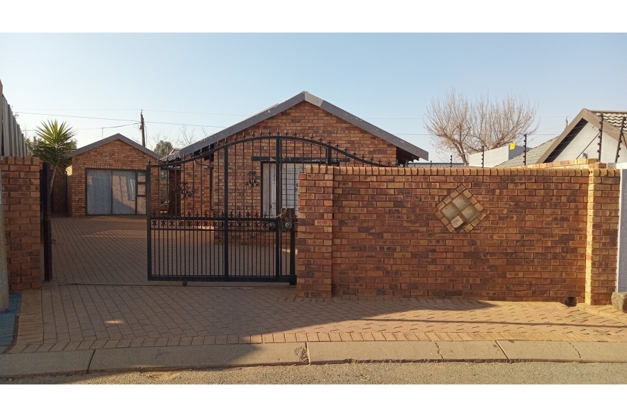 To Let 3 Bedroom Property for Rent in Protea Glen Gauteng
