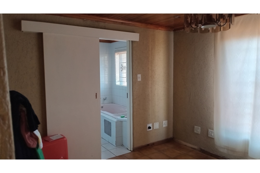 To Let 3 Bedroom Property for Rent in Protea Glen Gauteng