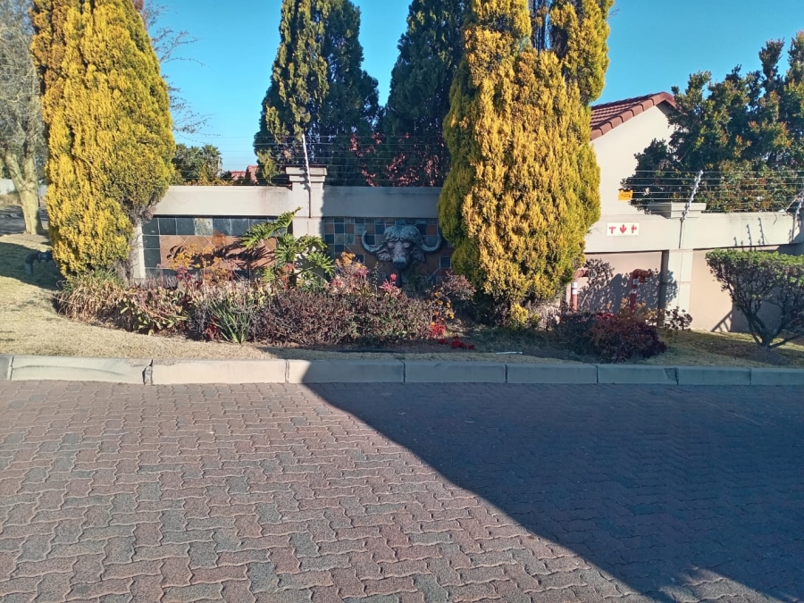 To Let 2 Bedroom Property for Rent in Halfway Gardens Gauteng