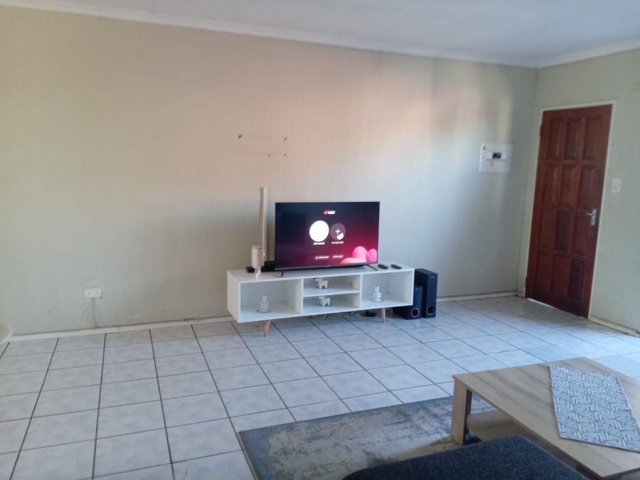 To Let 2 Bedroom Property for Rent in Halfway Gardens Gauteng