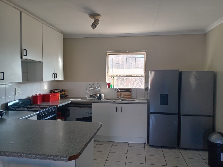 To Let 2 Bedroom Property for Rent in Halfway Gardens Gauteng