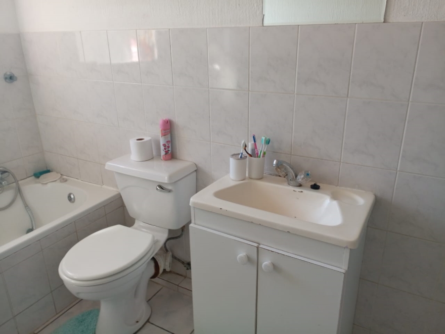 To Let 2 Bedroom Property for Rent in Halfway Gardens Gauteng