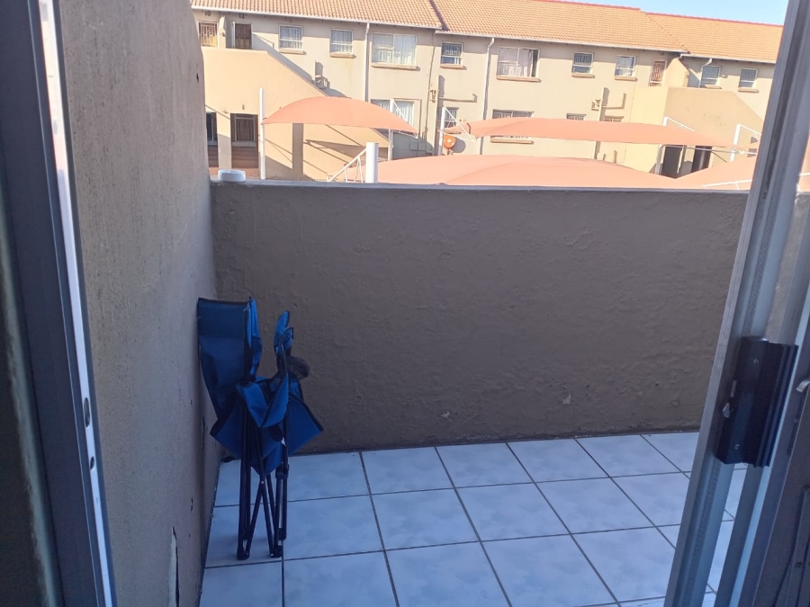 To Let 2 Bedroom Property for Rent in Halfway Gardens Gauteng