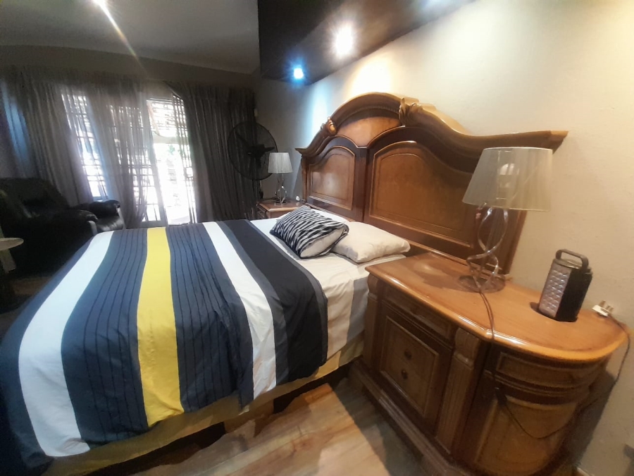 To Let 1 Bedroom Property for Rent in Roodekrans Gauteng