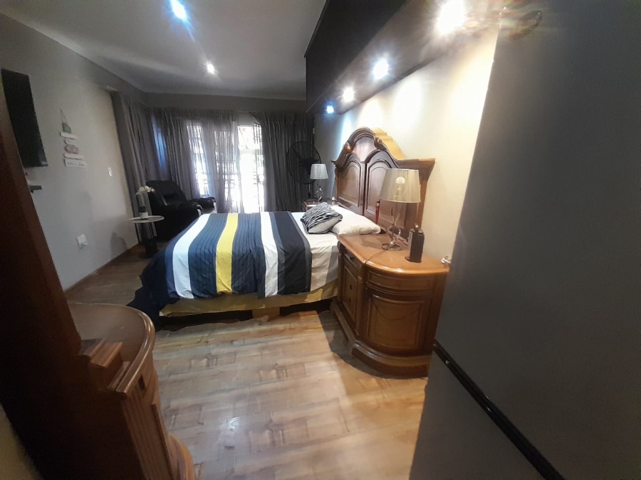To Let 1 Bedroom Property for Rent in Roodekrans Gauteng