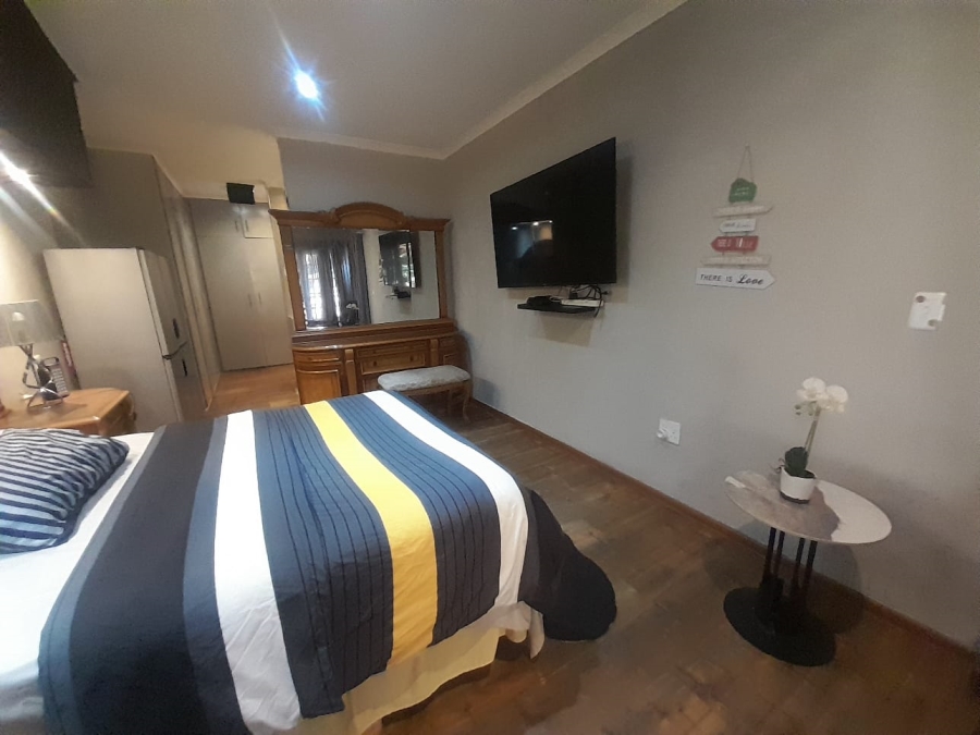 To Let 1 Bedroom Property for Rent in Roodekrans Gauteng