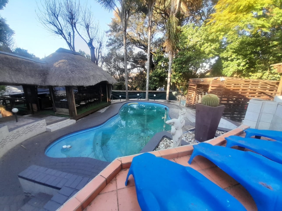 To Let 1 Bedroom Property for Rent in Roodekrans Gauteng