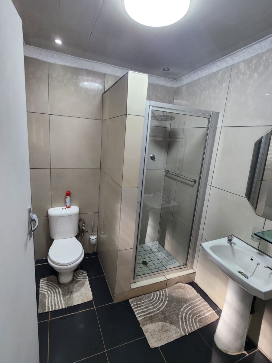 To Let 1 Bedroom Property for Rent in Roodekrans Gauteng