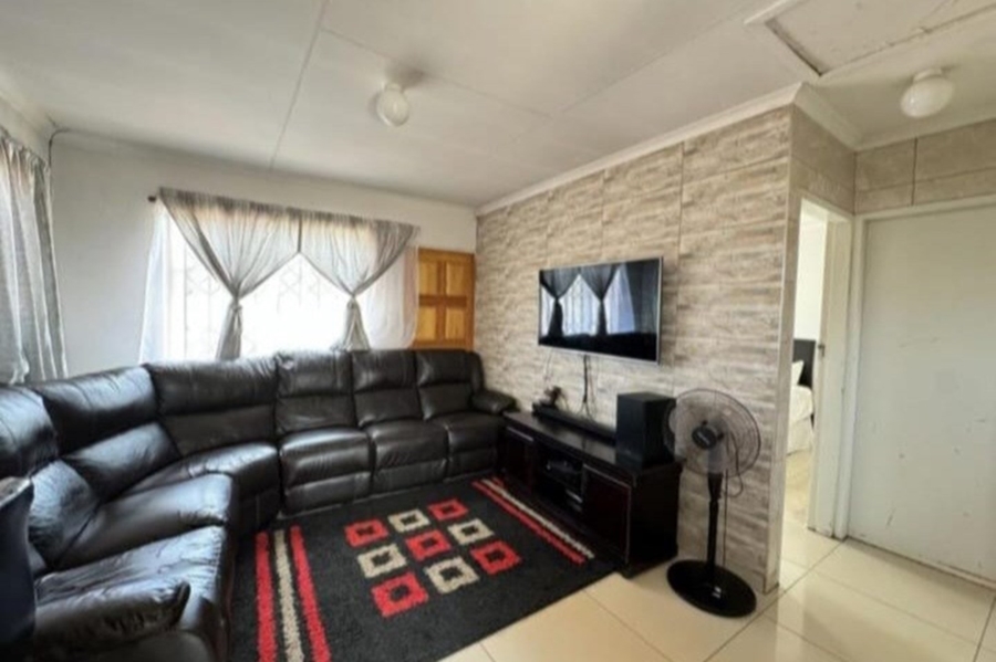 To Let 2 Bedroom Property for Rent in Protea Glen Gauteng