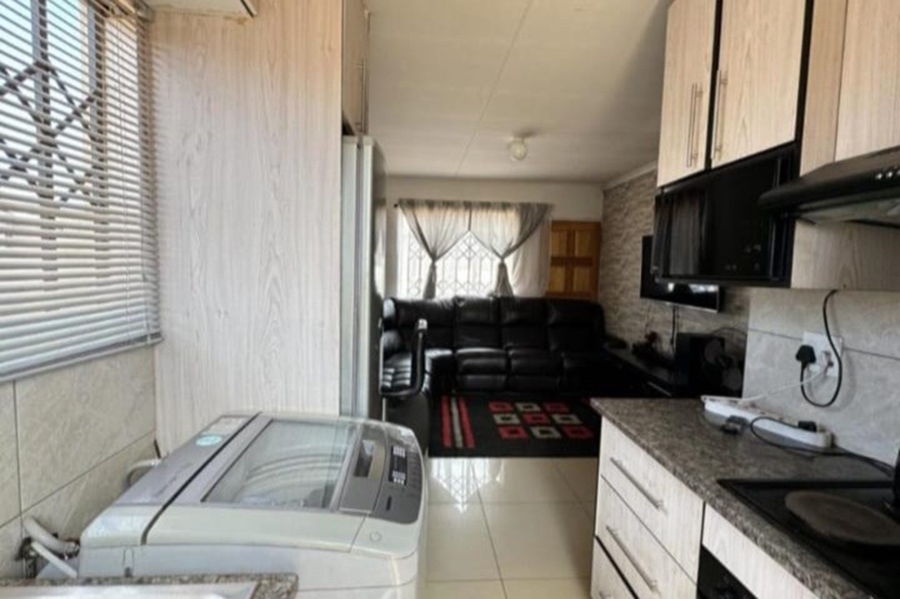 To Let 2 Bedroom Property for Rent in Protea Glen Gauteng