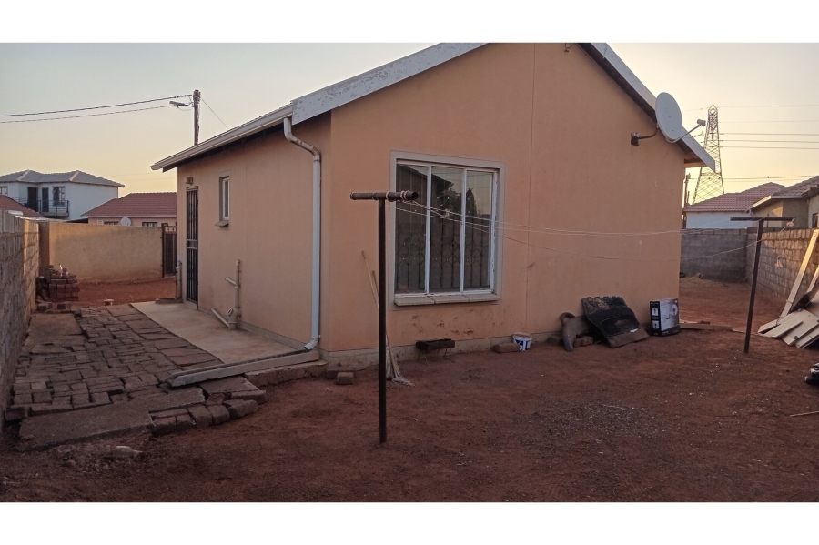 To Let 2 Bedroom Property for Rent in Protea Glen Gauteng