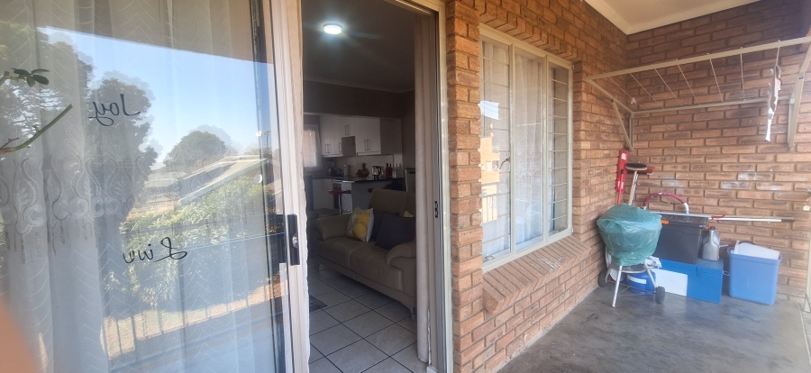 2 Bedroom Property for Sale in Wentworth Park Gauteng