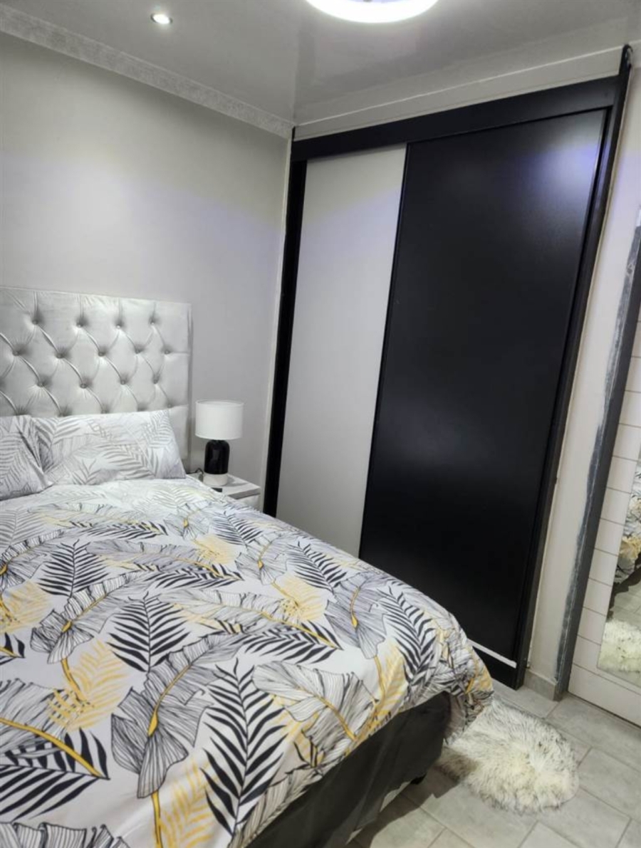 To Let 1 Bedroom Property for Rent in Roodekrans Gauteng