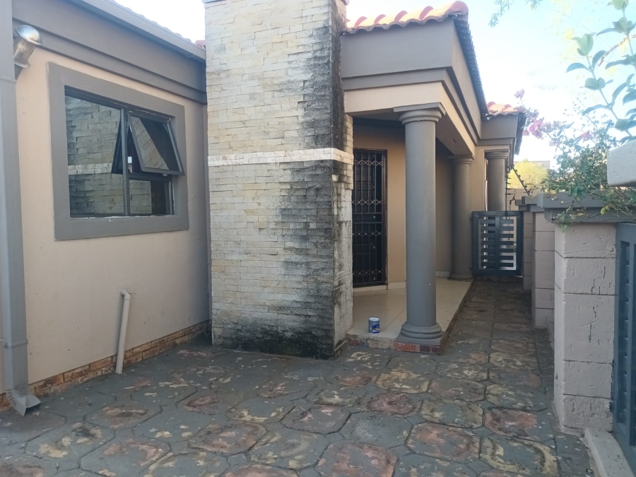 3 Bedroom Property for Sale in Elandspoort Gauteng