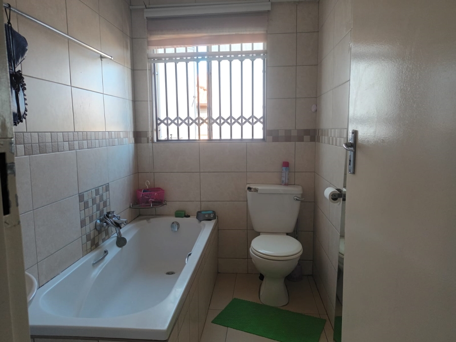 3 Bedroom Property for Sale in Elandspoort Gauteng