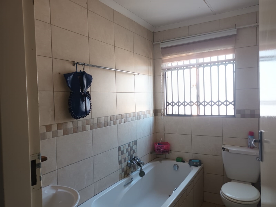 3 Bedroom Property for Sale in Elandspoort Gauteng