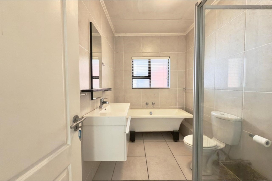 To Let 2 Bedroom Property for Rent in Douglasdale Gauteng