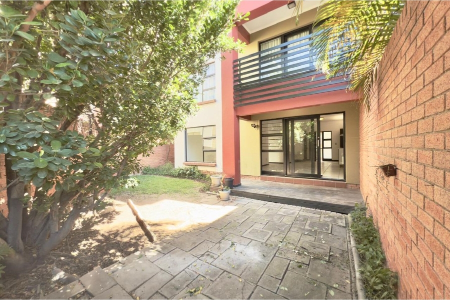 To Let 2 Bedroom Property for Rent in Douglasdale Gauteng