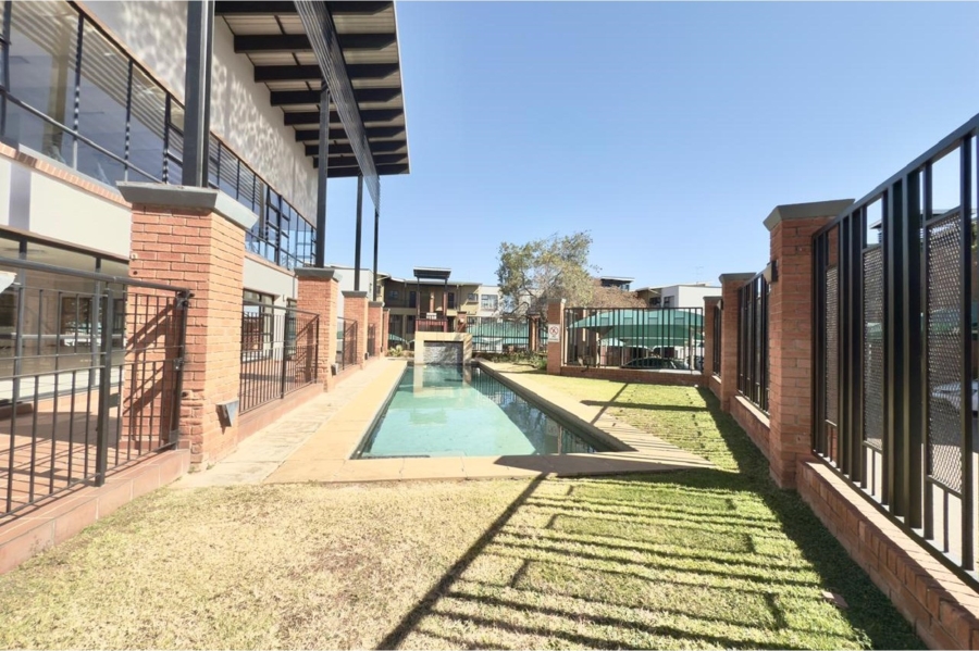 To Let 2 Bedroom Property for Rent in Douglasdale Gauteng