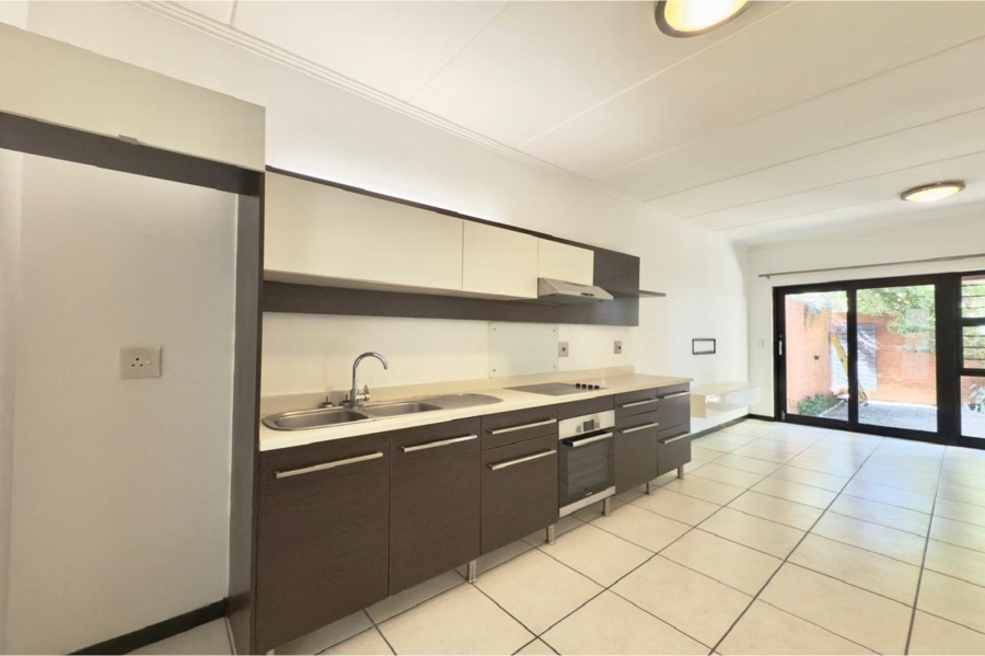To Let 2 Bedroom Property for Rent in Douglasdale Gauteng