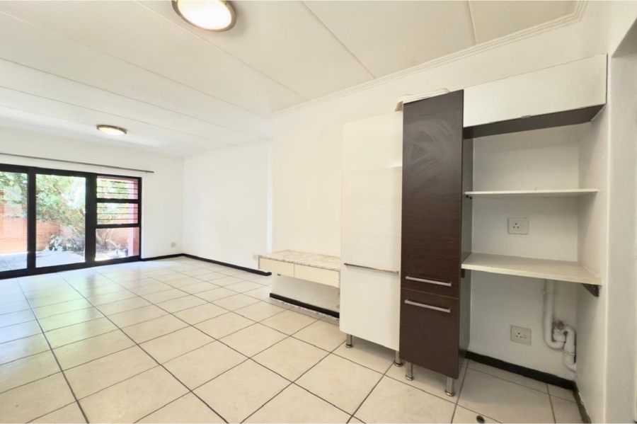 To Let 2 Bedroom Property for Rent in Douglasdale Gauteng