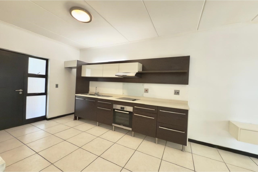 To Let 2 Bedroom Property for Rent in Douglasdale Gauteng