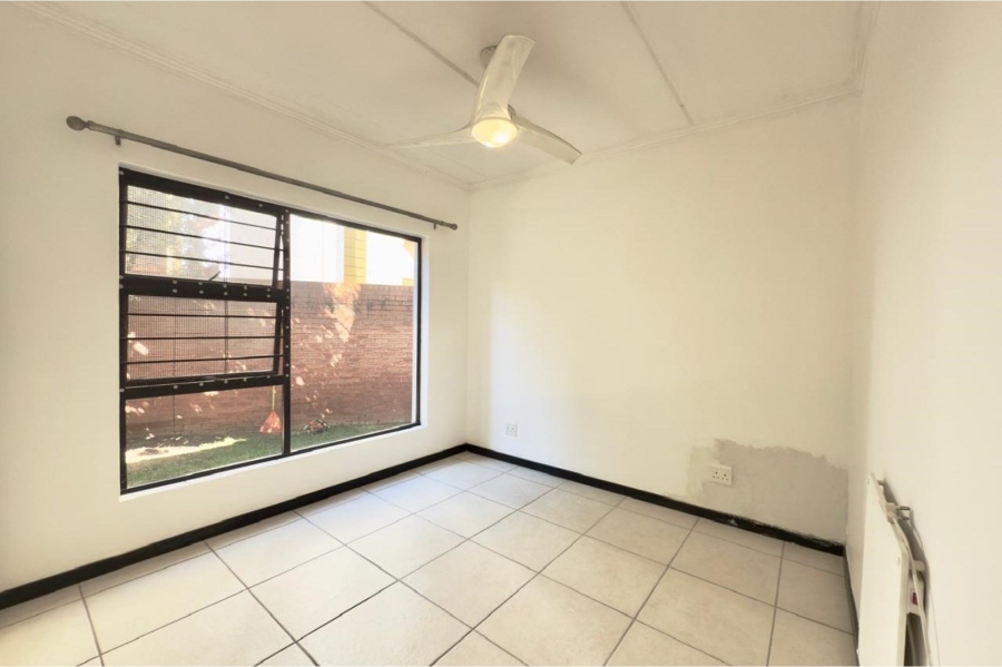 To Let 2 Bedroom Property for Rent in Douglasdale Gauteng