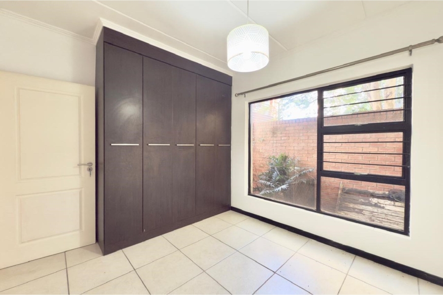 To Let 2 Bedroom Property for Rent in Douglasdale Gauteng