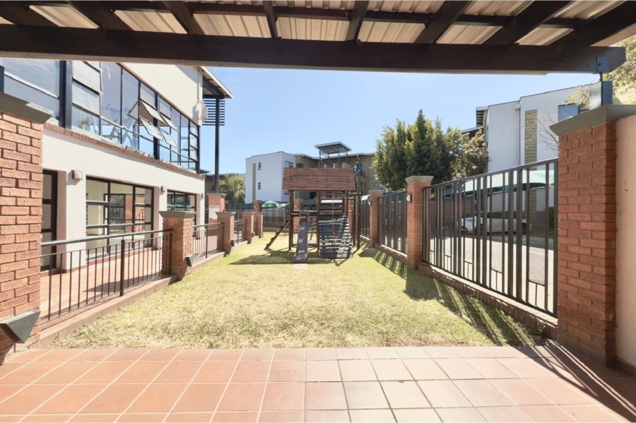 To Let 2 Bedroom Property for Rent in Douglasdale Gauteng
