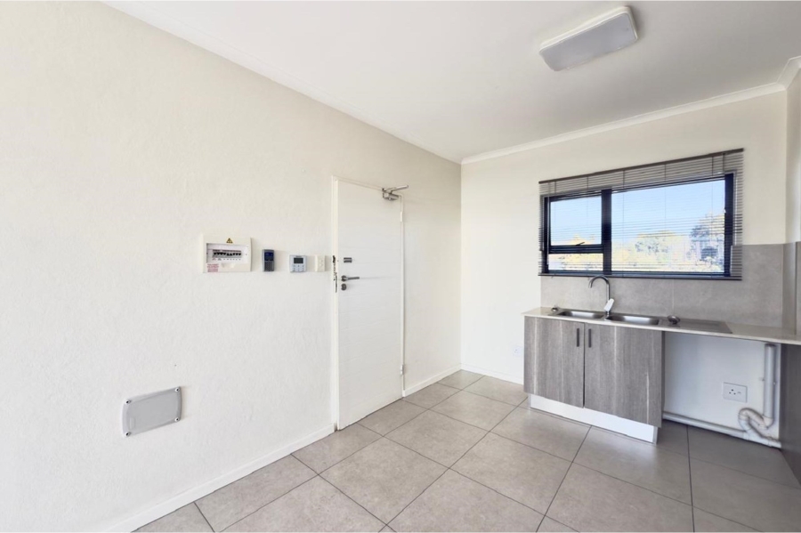 To Let 2 Bedroom Property for Rent in North Riding Gauteng