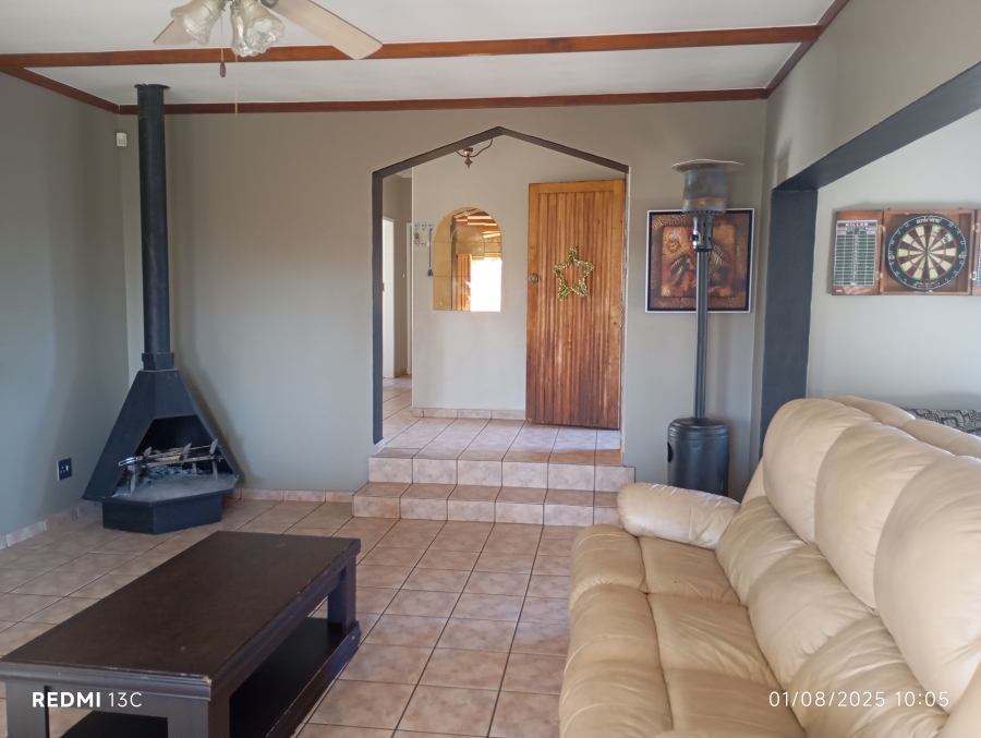 To Let 7 Bedroom Property for Rent in Glen Marais Gauteng