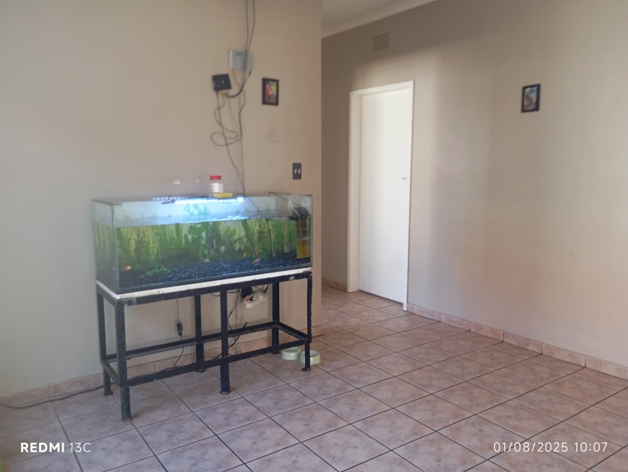 To Let 7 Bedroom Property for Rent in Glen Marais Gauteng
