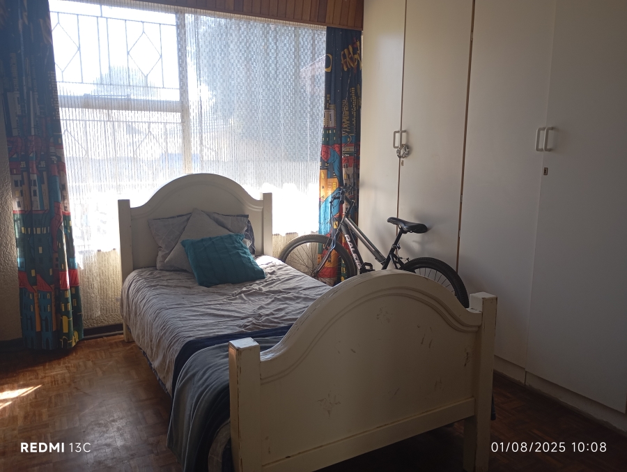 To Let 7 Bedroom Property for Rent in Glen Marais Gauteng