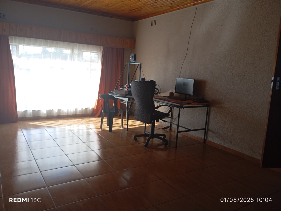 To Let 7 Bedroom Property for Rent in Glen Marais Gauteng