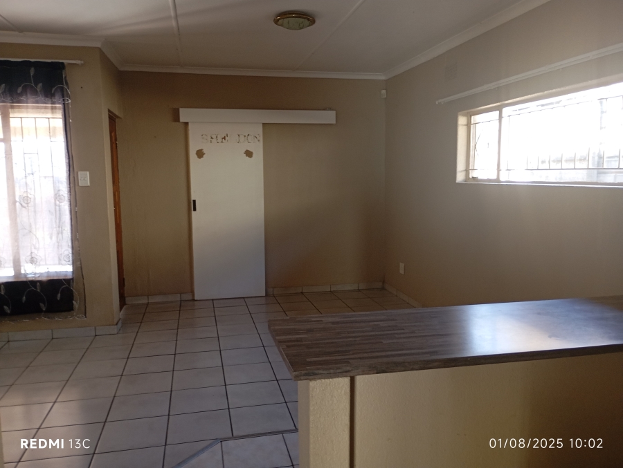 To Let 7 Bedroom Property for Rent in Glen Marais Gauteng