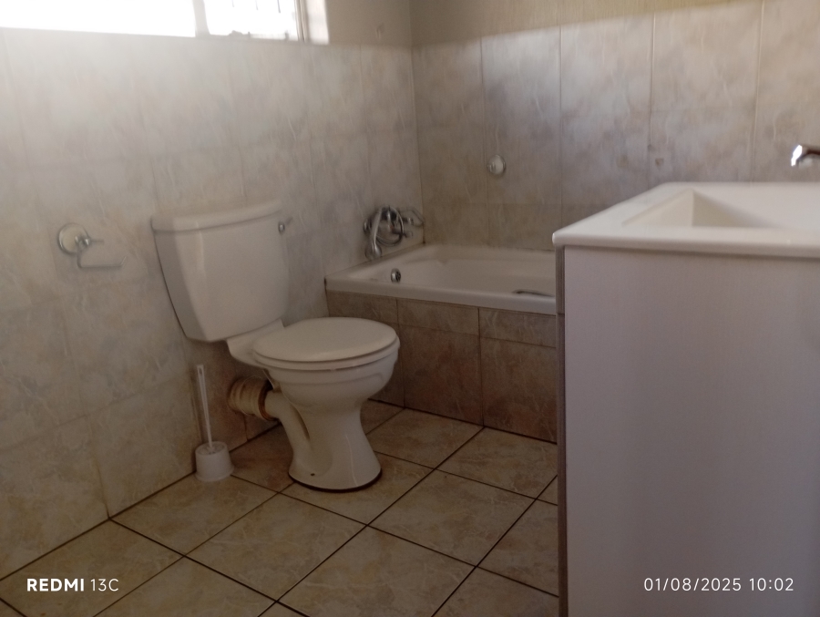 To Let 7 Bedroom Property for Rent in Glen Marais Gauteng
