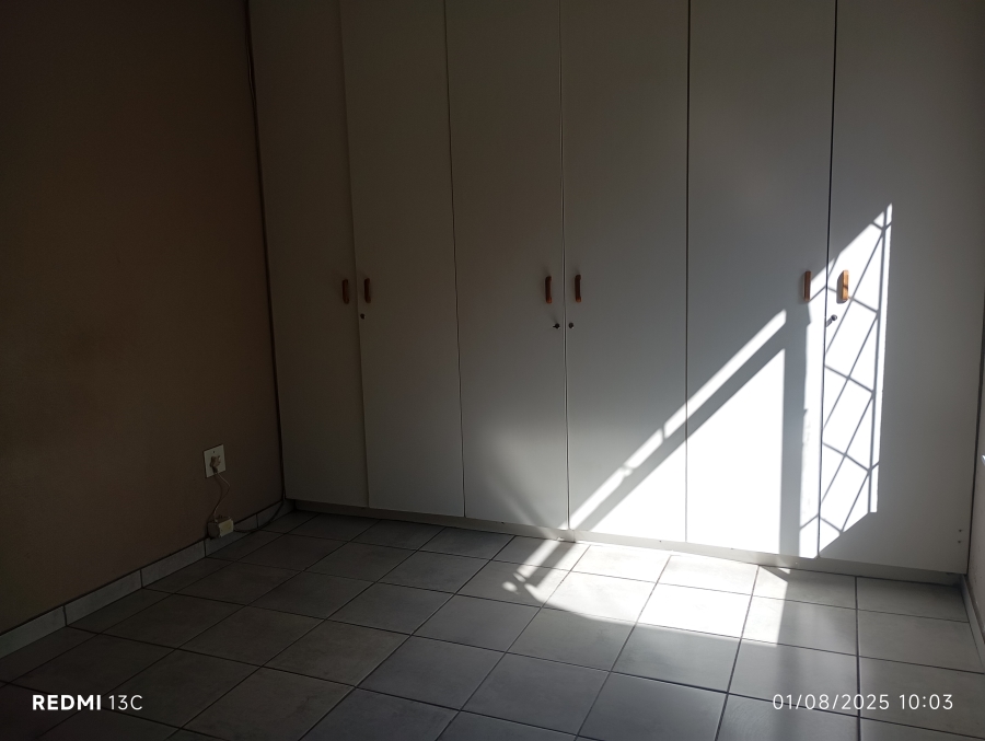 To Let 7 Bedroom Property for Rent in Glen Marais Gauteng