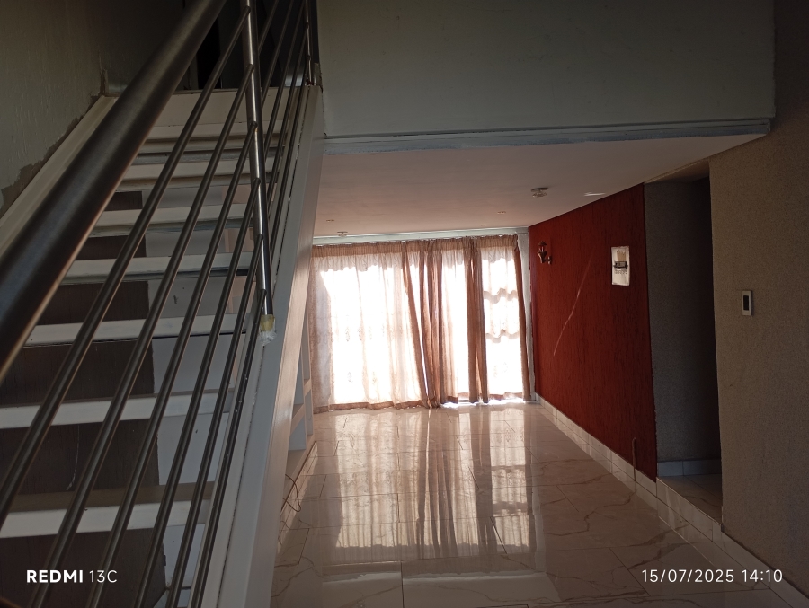 To Let 4 Bedroom Property for Rent in Allen Grove Gauteng