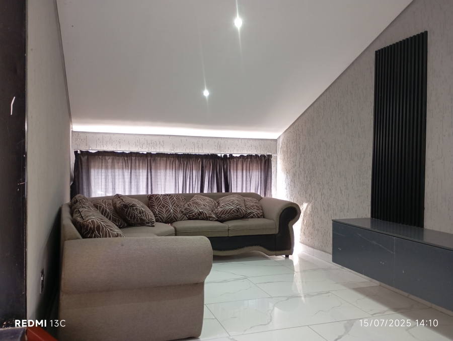 To Let 4 Bedroom Property for Rent in Allen Grove Gauteng