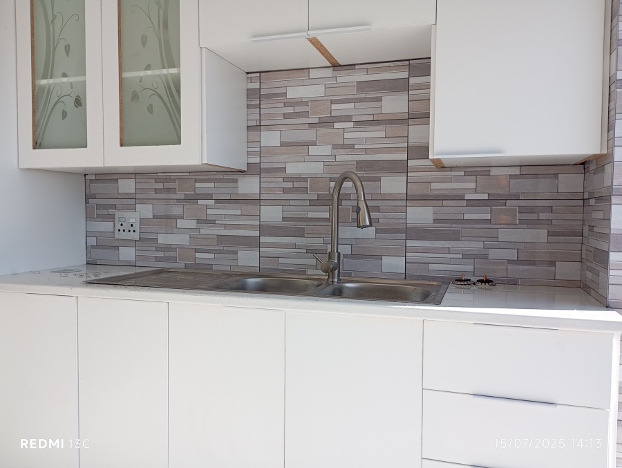To Let 4 Bedroom Property for Rent in Allen Grove Gauteng