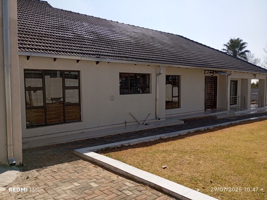 To Let 4 Bedroom Property for Rent in Allen Grove Gauteng