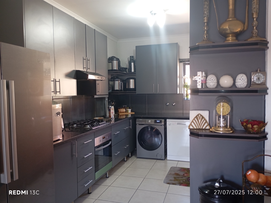 3 Bedroom Property for Sale in Ravenswood Gauteng