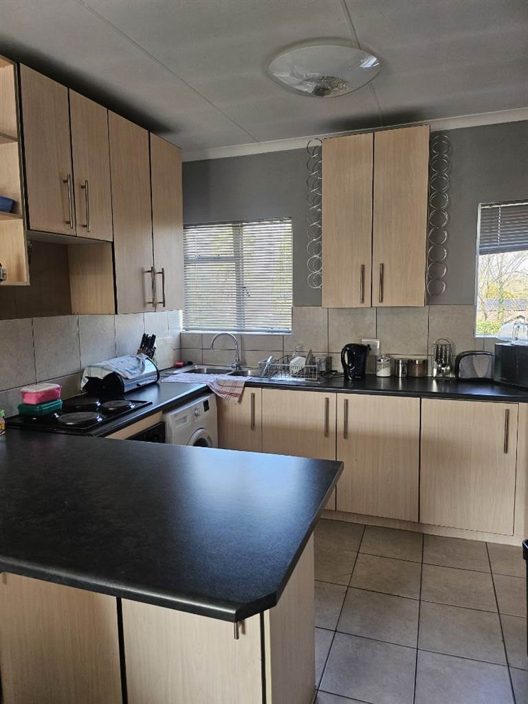2 Bedroom Property for Sale in Brackendowns Gauteng