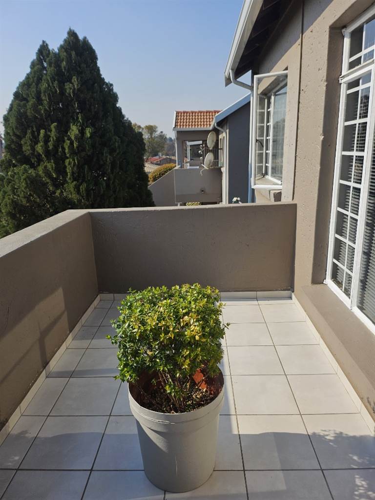 2 Bedroom Property for Sale in Brackendowns Gauteng